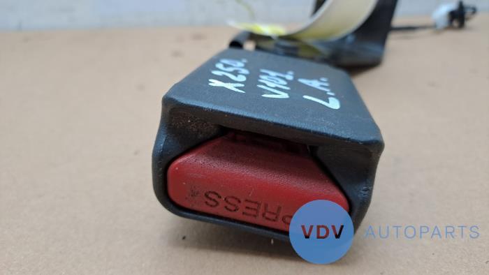 Insertion ceinture de sécurité arrière droite Mercedes X-Klasse