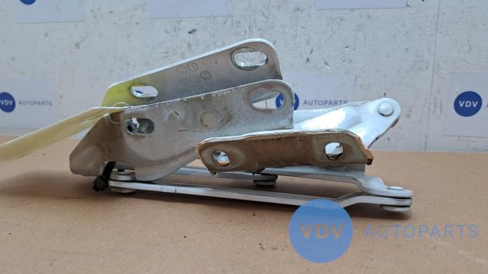 Bonnet Hinge Mercedes Sprinter