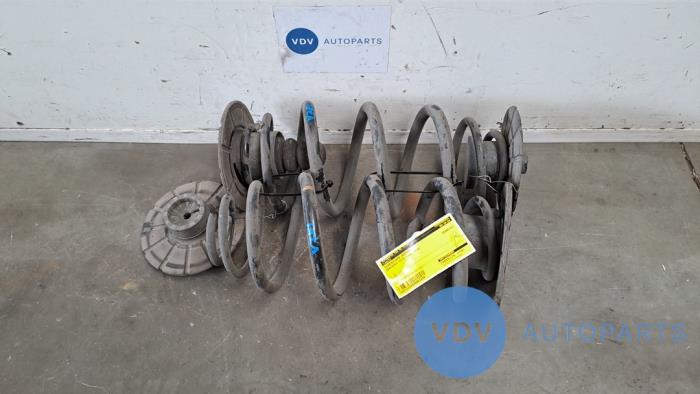 Rear coil spring Mercedes Vito