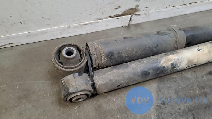 Stoßdämpferset Mercedes Vito