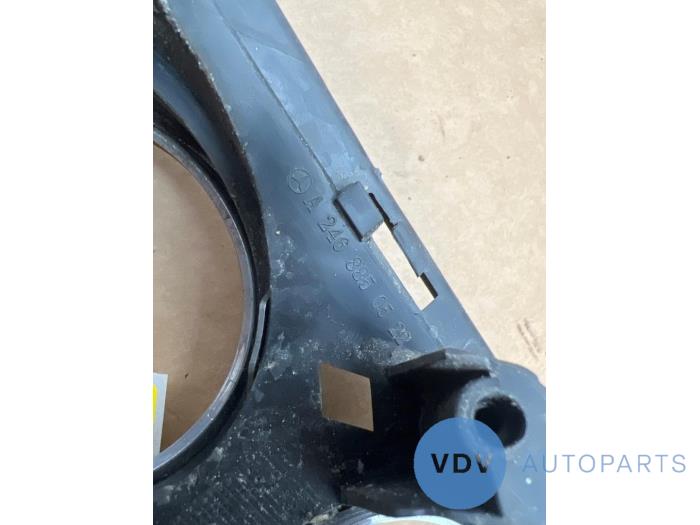 Pieza de parachoques derecha delante Mercedes B-Klasse