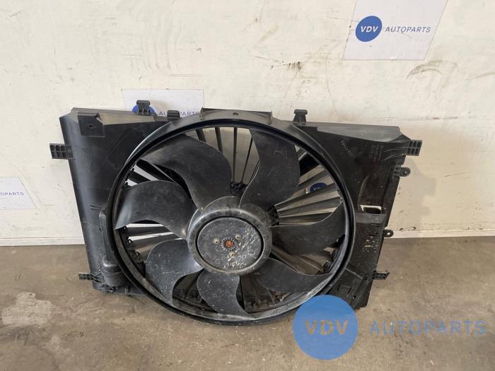 Ventilador de enfriamiento del motor Mercedes E-Klasse