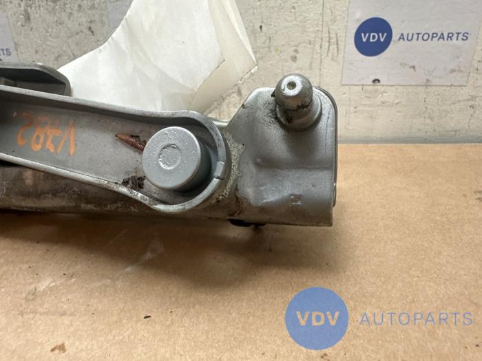 Zawias pokrywy silnika Mercedes E-Klasse