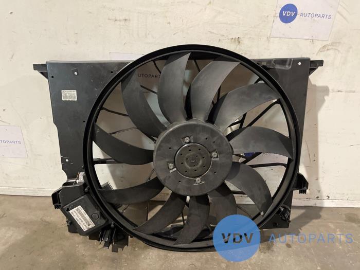 Ventilateur de refroidissement moteur Mercedes E-Klasse