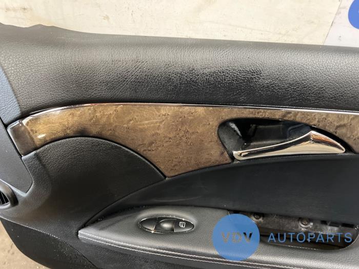 Türverkleidung 4-türig rechts vorne Mercedes E-Klasse