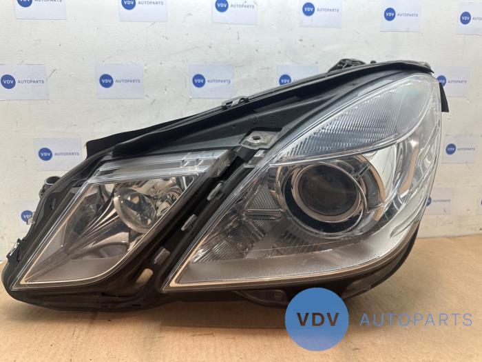 Headlight, left Mercedes E-Klasse