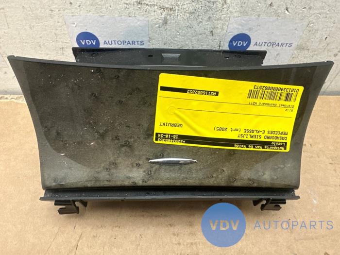 Dashboard decoration strip Mercedes E-Klasse