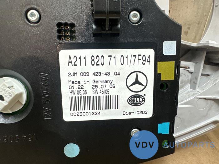 Oswietlenie wewnetrzne przód Mercedes E-Klasse