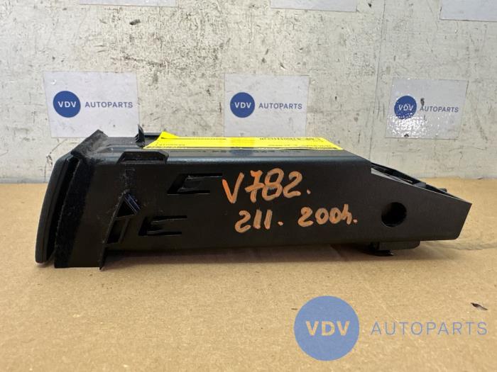 Storage compartment Mercedes E-Klasse