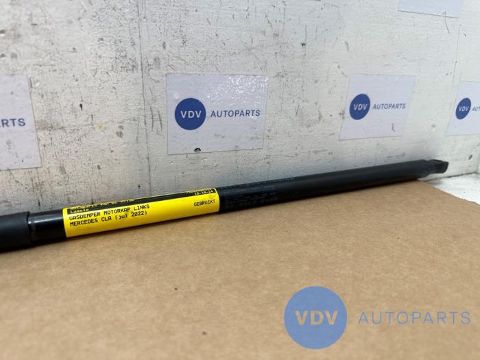 Amortyzator gazowy pokrywy silnika lewy Mercedes CLA