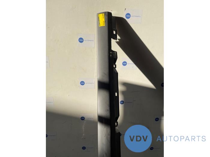 Próg prawy Mercedes CLA