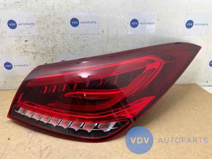 Luz trasera derecha Mercedes CLA