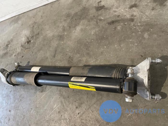 Stoßdämpferset Mercedes CLA