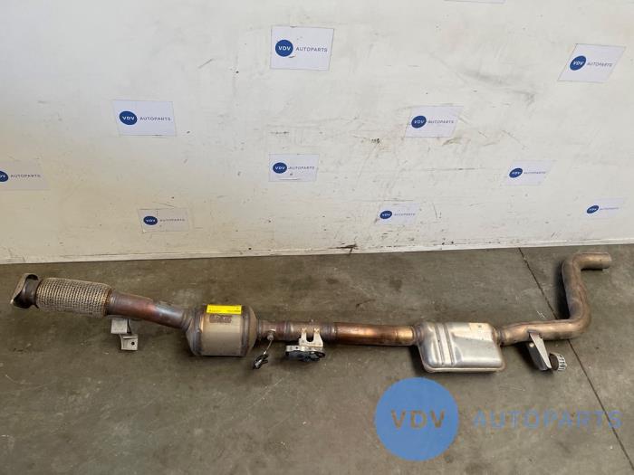 Tlumik srodkowy Mercedes CLA