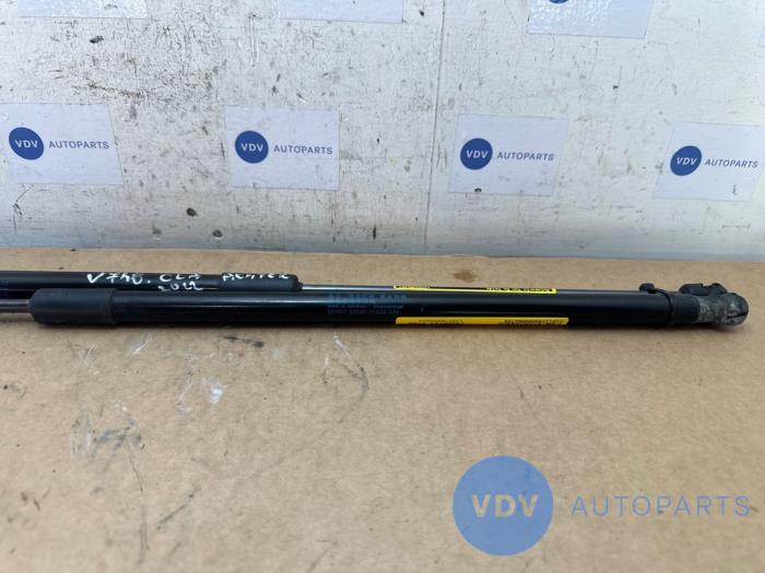 Set of gas struts for boot Mercedes CLA