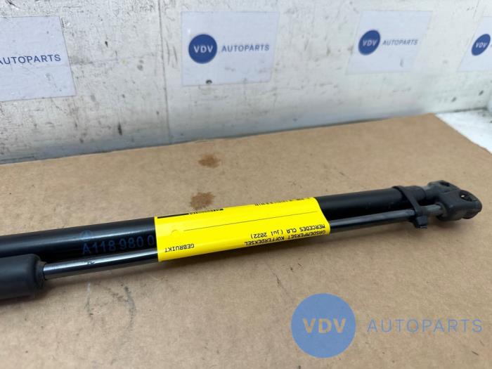 Set of gas struts for boot Mercedes CLA