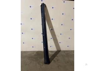 Gebruikte Dorpel links Mercedes B (W245) 1.7 B-170 16V Prijs € 60,50 Inclusief btw aangeboden door Autoparts Van De Velde