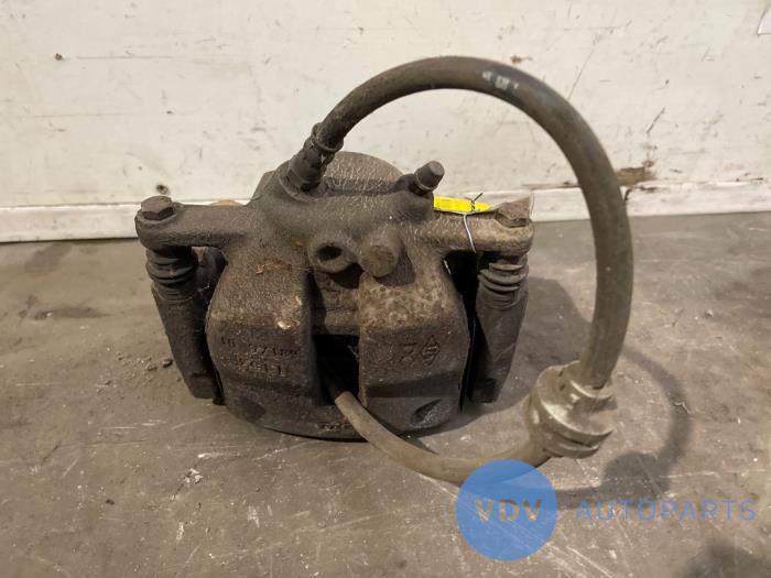 Zacisk hamulcowy lewy przód Mercedes Citan