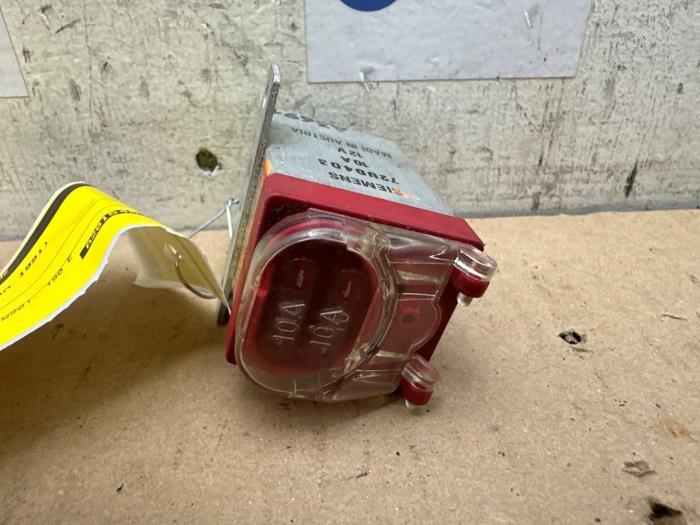 Relais Mercedes 190E/D