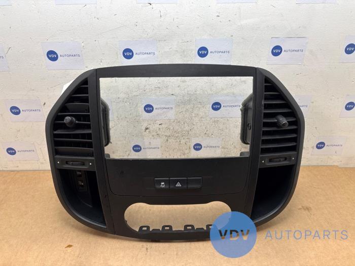 Dashboard sierlijst Mercedes Vito