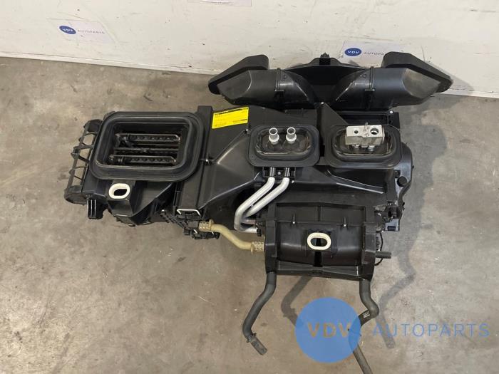 Cuerpo de calefactor Mercedes Vito