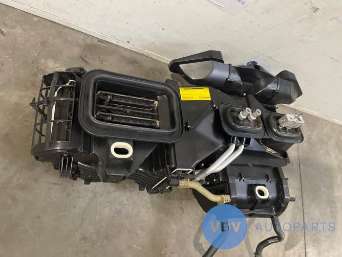 Cuerpo de calefactor Mercedes Vito