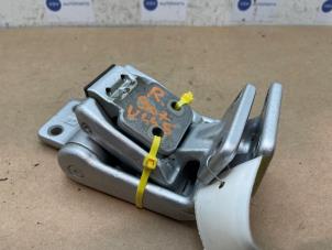 Gebruikte Scharnierset Mercedes Sprinter 5t (907.6) 311 CDI 2.1 D RWD Prijs € 181,50 Inclusief btw aangeboden door Autoparts Van De Velde