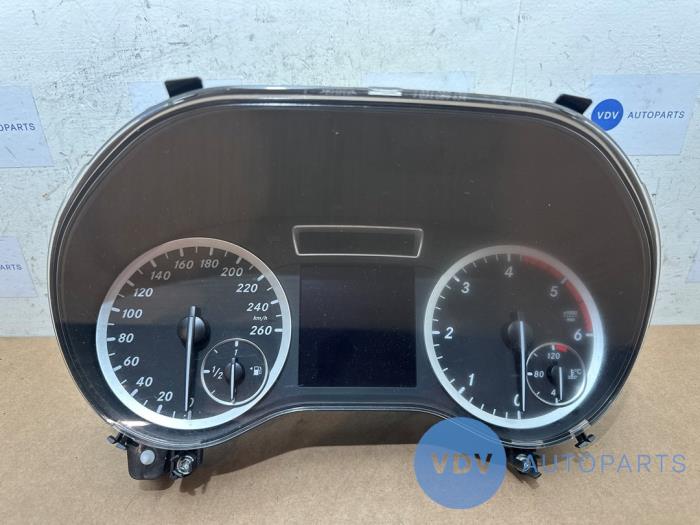 Tacho - Kombiinstrument KM Mercedes B-Klasse