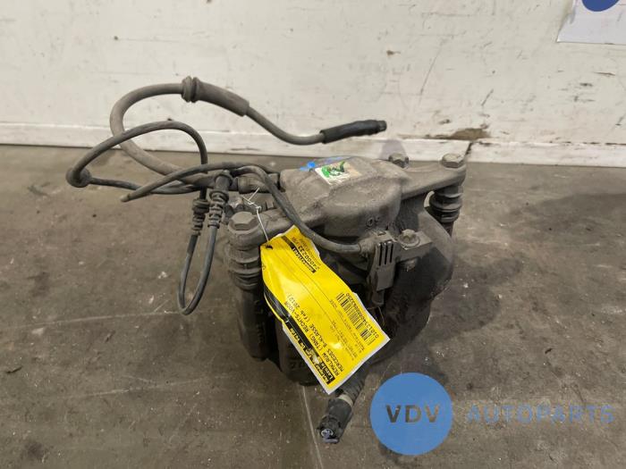 Zacisk hamulcowy prawy przód Mercedes B-Klasse