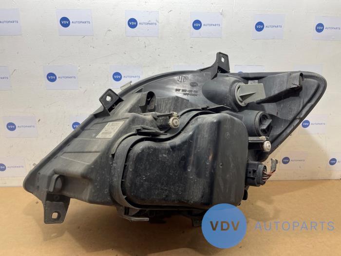 Headlight, right Mercedes Sprinter