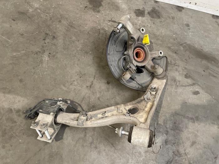 Knuckle, front left Mercedes CLA