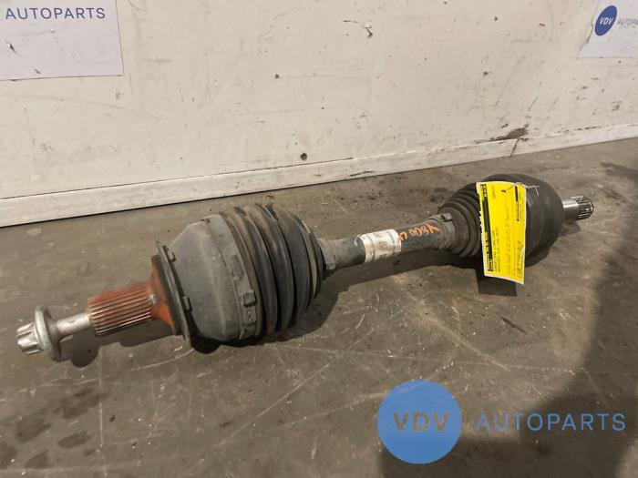 Os napedowa lewy przód Mercedes CLA