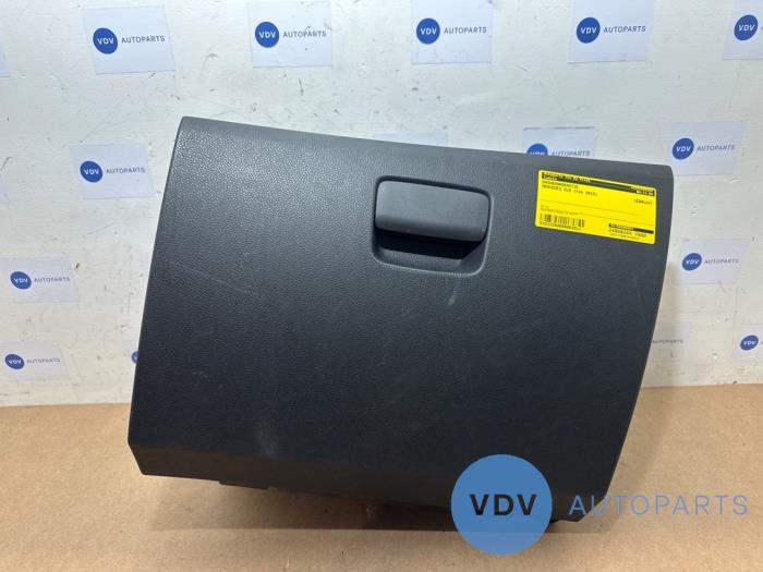 Handschuhfach Mercedes CLA