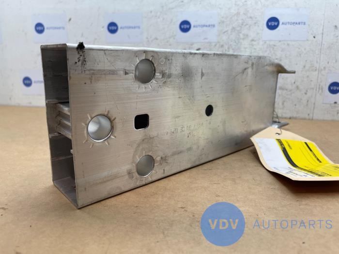 Support (divers) Mercedes EQB