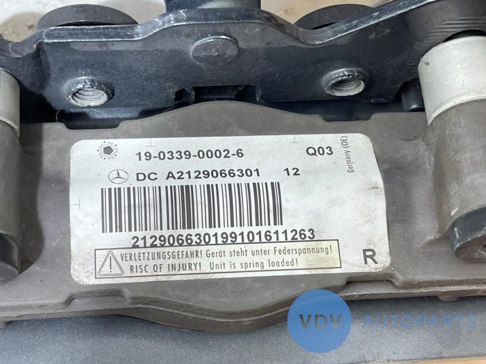 Pop up bonnet system Mercedes E-Klasse