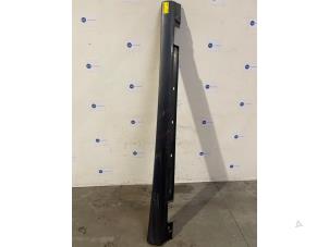 Gebruikte Dorpel rechts Mercedes E (W212) E-200 CDI 16V BlueEfficiency,BlueTEC Prijs € 90,75 Inclusief btw aangeboden door Autoparts Van De Velde