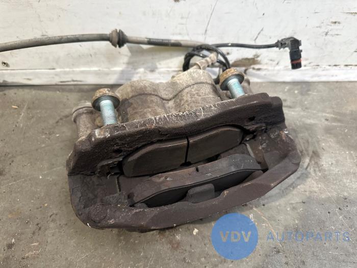 Etrier de frein (pince) avant gauche Mercedes Vito