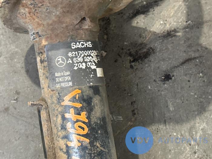 Amortyzator wstrzasów lewy przód Mercedes Vito