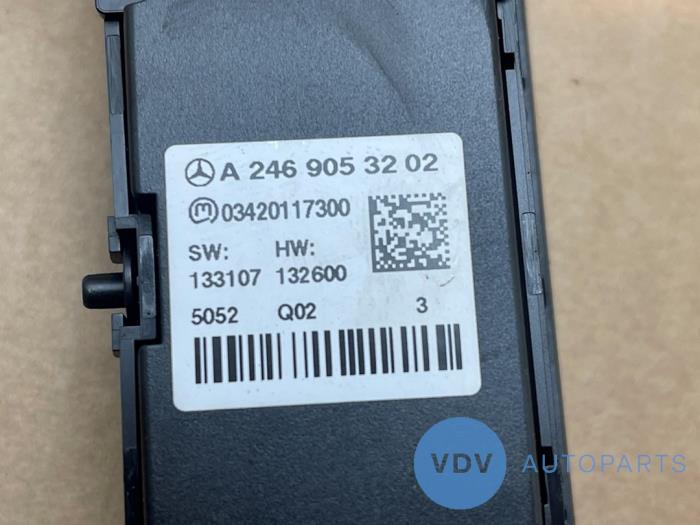 Przelacznik swiatel awaryjnych Mercedes B-Klasse