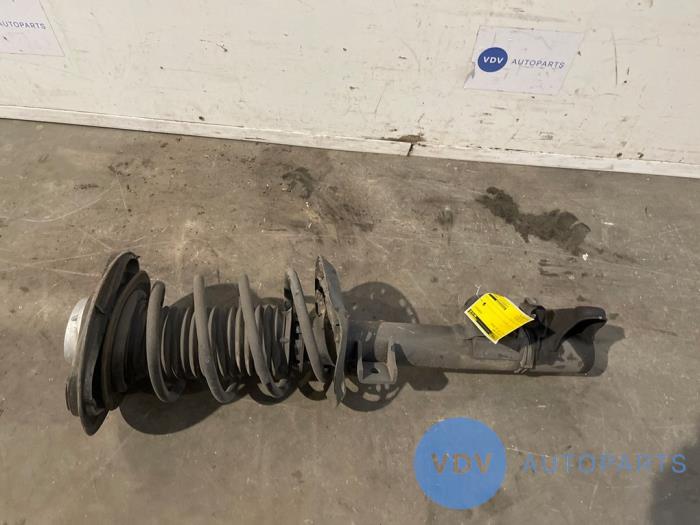 Fronts shock absorber, left Mercedes E-Klasse