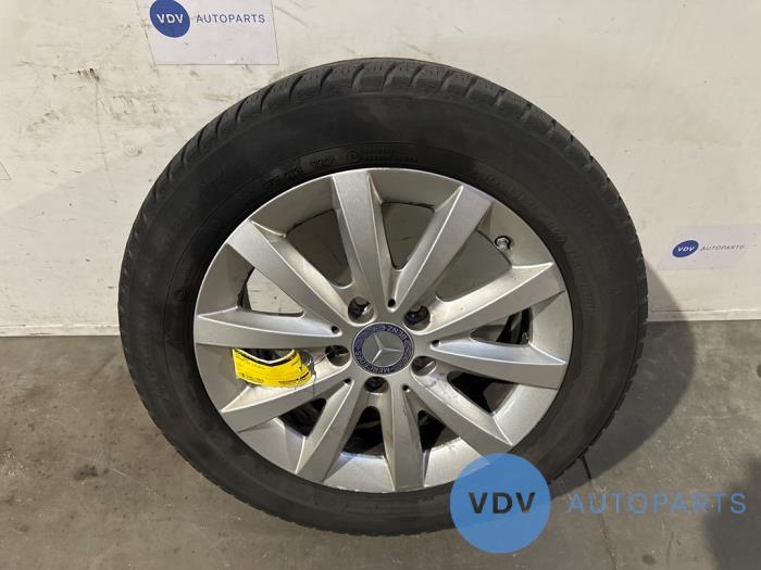 Felge + Reifen Mercedes CLA