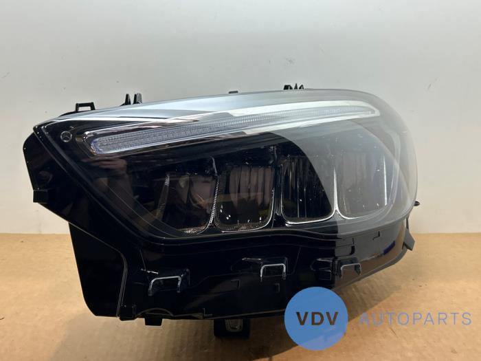 Headlight, left Mercedes GLA
