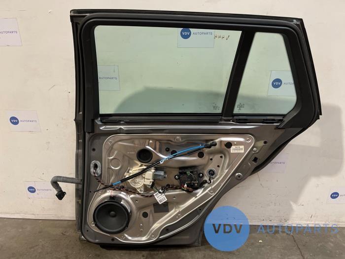 Drzwi prawe tylne wersja 4-drzwiowa Mercedes C-Klasse