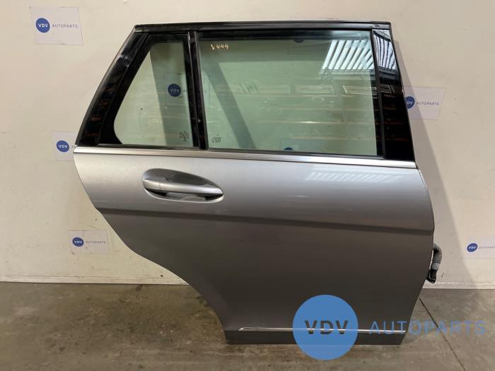 Drzwi prawe tylne wersja 4-drzwiowa Mercedes C-Klasse