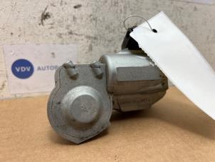 Gebruikte Anti diefstal slot Mercedes E (W211) 2.2 E-220 CDI 16V Prijs € 78,65 Inclusief btw aangeboden door Autoparts Van De Velde