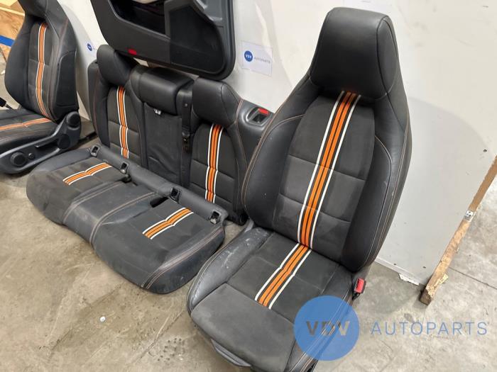 Fotele + kanapa (kompletne) Mercedes CLA