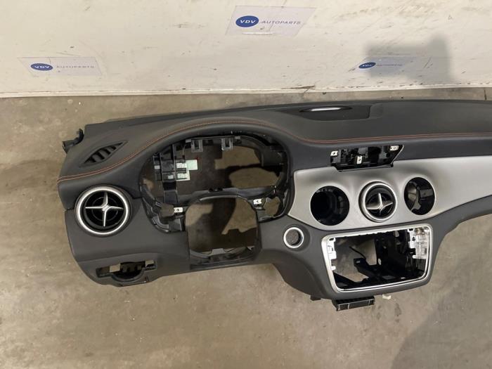 Salpicadero Mercedes CLA