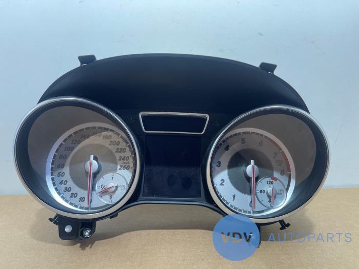 Tacho - Kombiinstrument KM Mercedes CLA