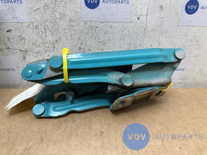 Zawias pokrywy silnika Mercedes Sprinter