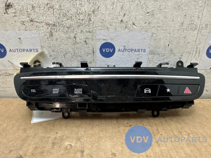 Przelacznik swiatel awaryjnych Mercedes GLC-Klasse